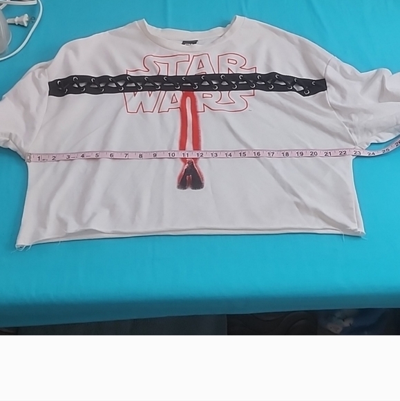 EUC Disney Star Wars Crop Sweatshirt Top Size Large - Picture 4 of 4
